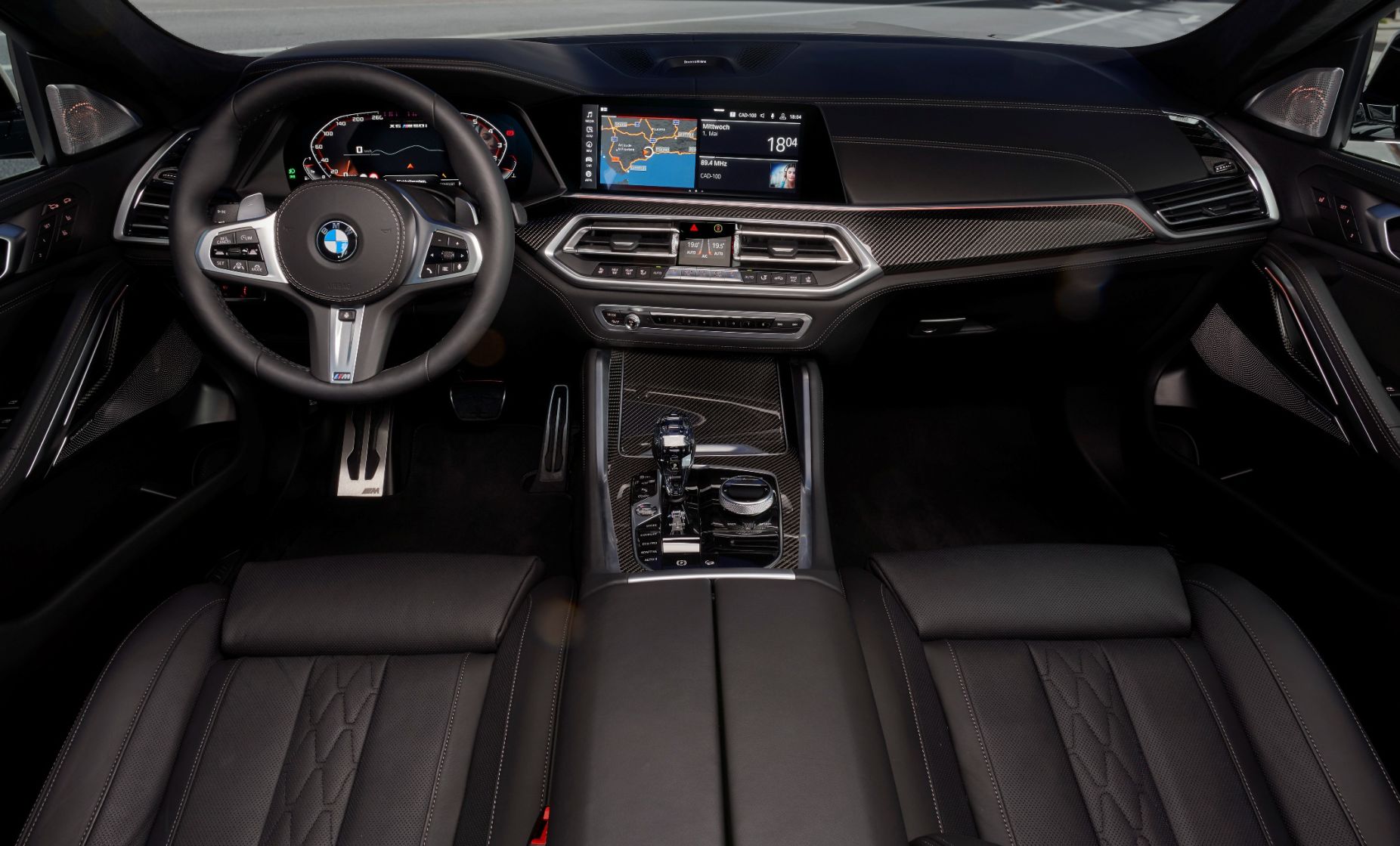bmw2020x6-0811c.jpg